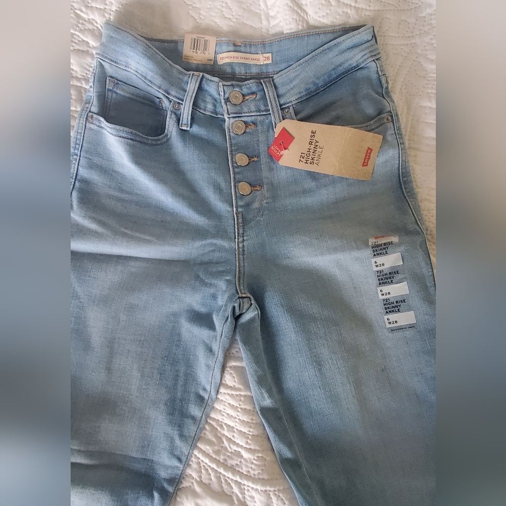 Womens levis 721 high rise skinny ankle size 28 light blue